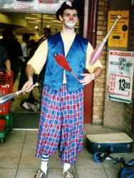 Cosmo the juggler juggling with clubs